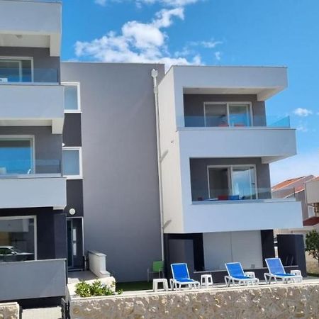 Villa Mateo Novalja Exteriör bild