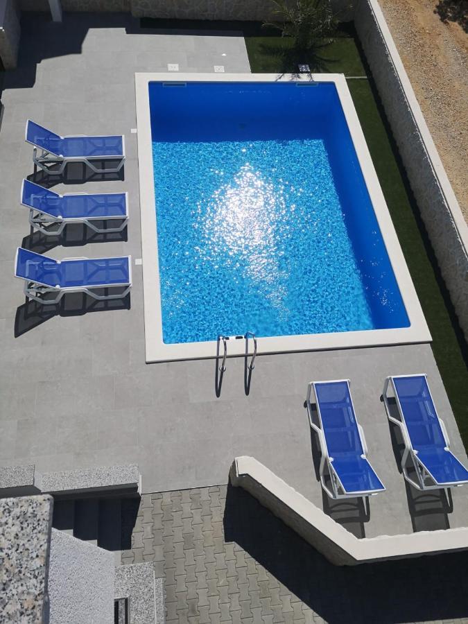 Villa Mateo Novalja Exteriör bild