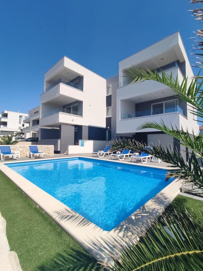 Villa Mateo Novalja Exteriör bild