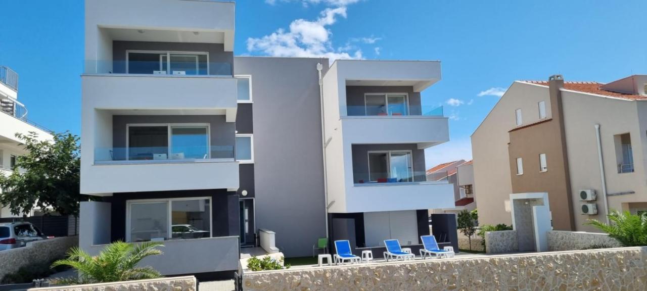 Villa Mateo Novalja Exteriör bild